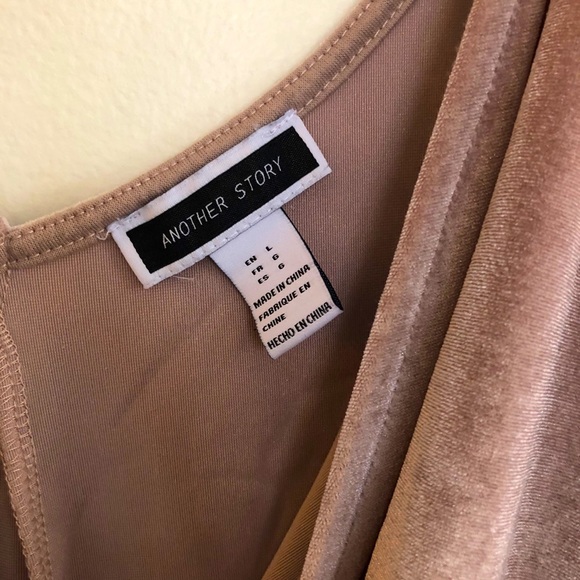 Pink Velvet 💖 - Picture 3 of 3